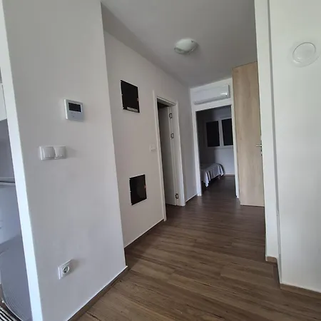 Bura- With Hot Tub Apartment *